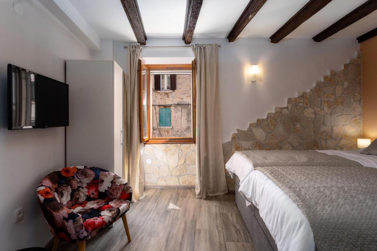 Апартаменти Casa Albina Ровінь Екстер'єр фото